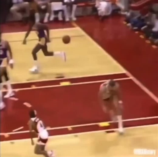 Hoop Start | Height? They said it mattered. Spud Webb? He proved them all wrong. 🙌🏀 At 5′7″, he still had in-game dunks, still dropped jaws — and in... | Instagram