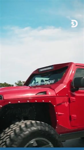 Drifting? More like dancing on dust. 🔥​ Watch the full episode on Truck Dynasty Thursdays 9pm/8pm, BKK/JKT only on Discovery! #TruckDynasty #DiscoveryChannel #DiscoveryChannelSoutheastAsia | Discovery Channel Southeast Asia