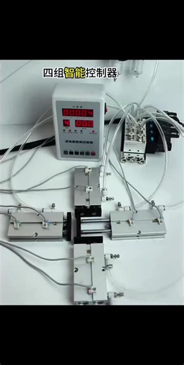 Four sets of intelligent controllers control the sequential operation of four cylinders and can connect to eight sensors to achieve precise control of high-frequency cylinder movements.