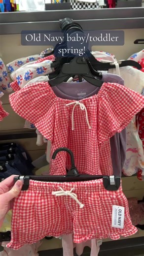 Old Navy spring clothes for babies are the absolute cutest!! #oldnavy #oldnavystyle #comeshoppingwithme #babyclothing #toddlerclothes @Old Navy