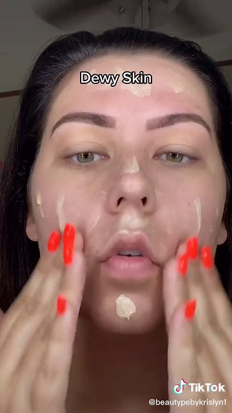 Minimalist Natural Makeup Tutorial with a Professional Makeup Artist