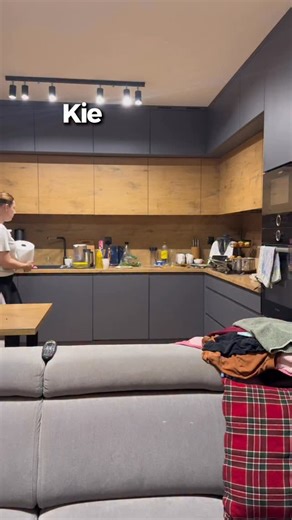 Natalia | dom• humor• diy• pyszne dania on Instagram: "Czekałam! Kto też? ❤️ #bridgeton #serial #kuchnja #serial"