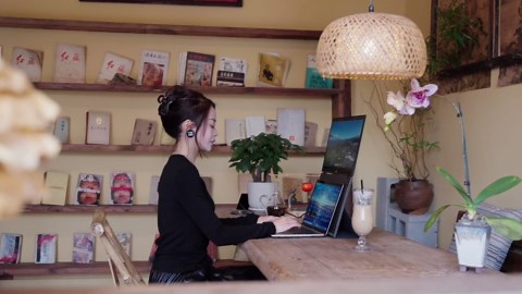 New Mobile Pixels Duex Float 2 Pro 2.5 K Portable Monitor, 16" Laptop Screen Extender (Built-in Kickstand), USB C/HDMI Stacked Monitor Extender with Dual Speakers, Windows, MacOS, Switch, Android