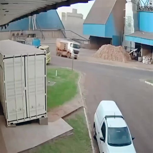 Have you noticed how combustible dust safety is entering a new chapter⁉️ With NFPA 660 coming into effect on December 6, 2024, combustible dust safety is now guided by one clear, unified standard. What was once spread across multiple documents is now simpler, stronger, and easier to apply in real workplaces. At the center of NFPA 660 is the Dust Hazard Analysis. More than a requirement, it is the foundation for understanding risks, managing change, and ensuring operations are truly ready before 