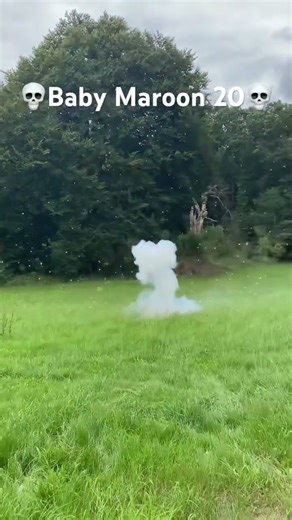 💀Baby Maroon 20g💀 Wurde von erfahrenen Pyrotechikern ausgeführt.
