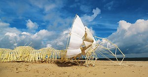 theo jansen's moving 'strandbeest' sculptures at contemporary art museum, kumamoto