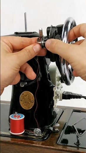 Using the Bobbin Winder on a Vintage Singer 201k Sewing Machine