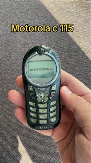 Exploring the Retro Charm of the Motorola C115