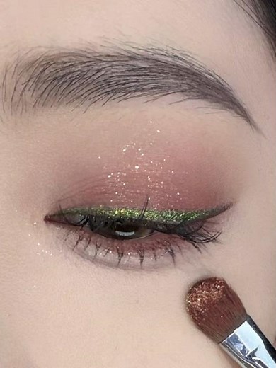 Dreamy Klein Blue Diamond Eye Makeup ✨ High-Saturation Blue Eyeshadow Tutorial | Beginner Friendly