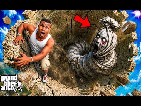 GTA 5 :Franklin & Shinchan ESCAPES From Scary POCONG MONSTER in Gta 5 tamil 😱😭