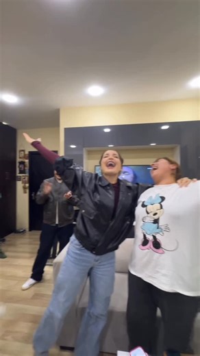 Natia Tsikaridze on Instagram: "ჯული მიყვარხარ უსასრულოდ! @julia_roshen გილოცავ და მინდა რომ სულ იბრწყინო!"