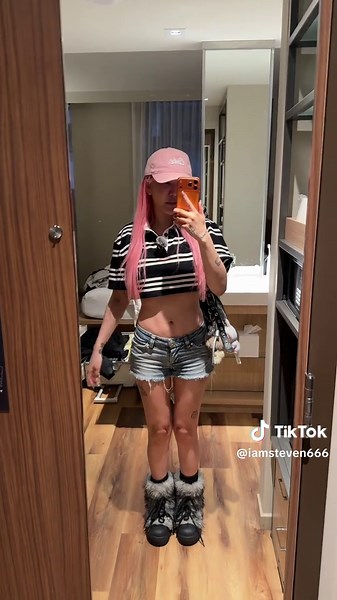 Remember when Snooki was looking for the beach 😭 | converse shoes