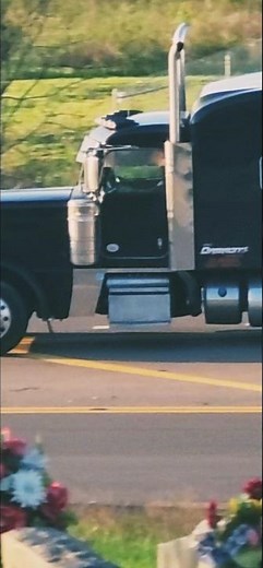 18 Wheelers, Big Rigs, Tractor Trailers Semi trucks