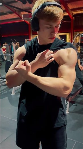 13 y/o bodybuilder - 45 days out