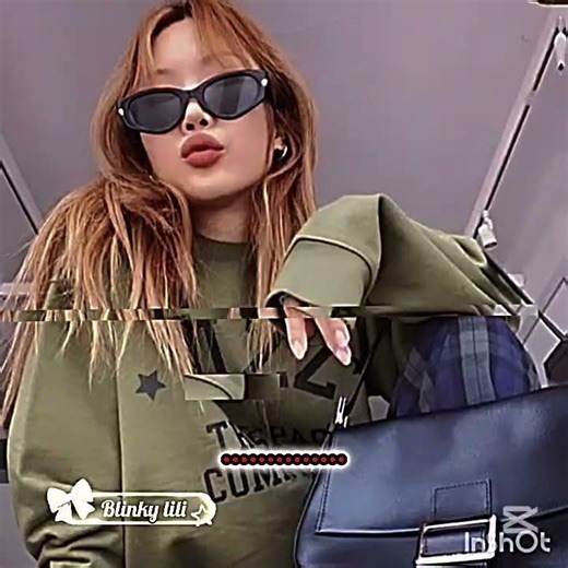 lisa with her feminine style #blackpink #queenlalisaedits #kpop #roselisa #rose #lisaaesthetics