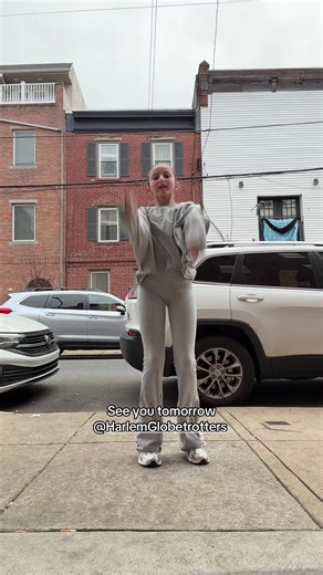 See you tomorrow @HarlemGlobetrotters at 12 PM dancing with @Philly Phresh Crew ❤️🖤 #dance #dancer #harlemglobetrotters #xfinitymobilearena #sundayfunday