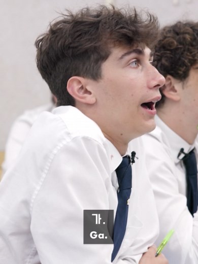British High Schoolers Learn Hangul at Korean Student Experience Day