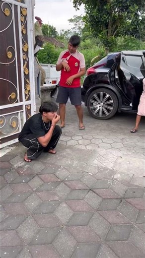 MOBIL SIAPA INI