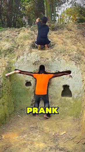 I Pranked My Friend Twice He Thinks It’s a Ghost 😂👀!!