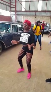 En attendant la sortie de la vidéo officielle du featuring entre les Toofan Et Patoranking ce soir en exclusivité sur la chaîne YOUTUBE des Toofan,pour le plaisir de vos yeux,Nous déposons cette vidéo ici...😋😋😋🤗 #GNÉBRATISATION N'arrêtez pas de regarder...RENDEZ-VOUS À 18H GMT 🤓✌🏿. | Bigdream Communication