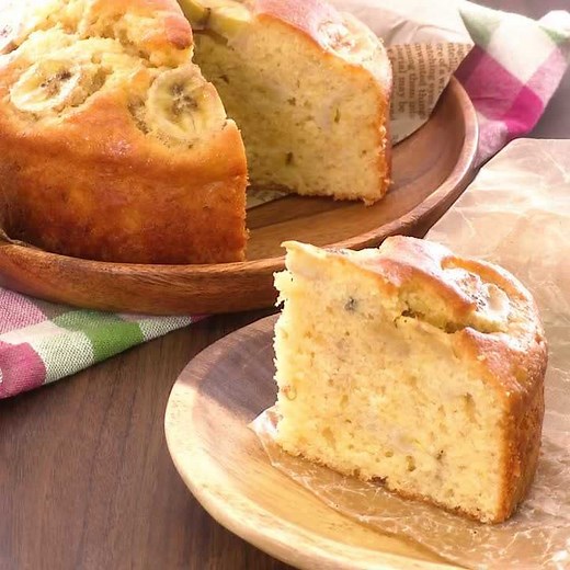 初めてでも失敗しない王道レシピ！基本のバナナケーキの作り方 | デリッシュキッチン