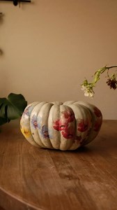 Decoupaged pumpkin with a pretty napkin #decoupaged #diyfallcrafts #simplefalldecor | Sibster