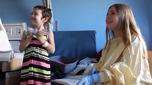 Here is Hadley Belle Miller spending the day with Lollipop Theater Network last week after a screening of The Peanuts Movie. Hadley was able to sing Meghan Trainor's new song "Better When I'm Dancin" to a few of the kids. Jaylen said she feels better when she is dancing! Hadley is the voice of "Lucy" in The Peanuts Movie, and was able to visit with the children at Mattel Children's Hospital UCLA to screen her new film. There are tens of thousands of children that are confined to hospitals, fight