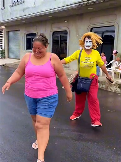 So Funny Manta Parade with Amazing Mimes