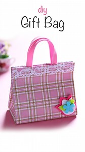 402K views · 5.2K reactions | ✨ Easy and adorable gift bag in just a few simple steps!  #diygiftbag #papercrafts #giftwrapping #handmadewithlove | D.I.Yay | Facebook