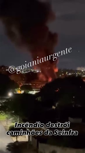 GoiâniaUrgente on Instagram: "Prejuízo imenso na madrugada Os @cbmgo atuaram na madrugada desta quinta-feira no combate a um incêndio de grandes proporções registrado no pátio da @seinfragoiania , na Vila Paraíso, em Goiânia. As chamas atingiram dez caminhões do tipo caçamba, estacionados próximos uns dos outros, o que contribuiu para a rápida propagação do fogo. Com atuação coordenada e emprego adequado de recursos, os bombeiros militares conseguiram confinar o incêndio em cerca de dez minutos