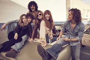 Daisy Jones and The Six review: Slick fictional Fleetwood Mac-style tale is addictively fun - AOL
