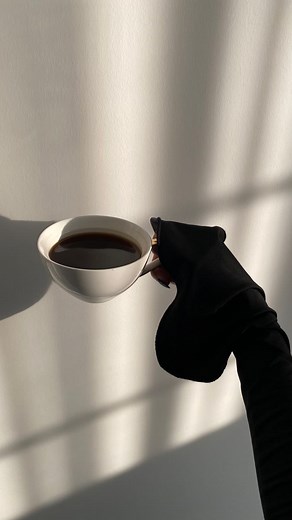 Parnia | Your Persian Bestie 🧸 | ‎شما ها چطورى آشنا شدين؟ 🥲 #howimetyourfather #relationship #howwemet #howimetmyboyfriend #couples #couplegoals #relationshipgoals...‎ | Instagram