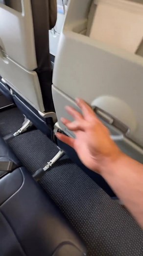 Emergency over wing exit tray table latches. One directional. In order to not obstruct your escape path. #stigaviation #aviationfacts #didyouknow #learnontiktok #themoreyouknow #airbus #boeing #safety #aviation #aviationsafety #funfact #aircraftmechanic #wefixyoufly #traytable #aircraftseating #emergencyescape #overwingexit