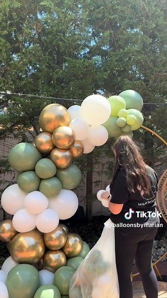 Elegant Bridal Shower Balloon Decor Ideas