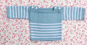 Patron gratuit : un pull brassière pour bébé