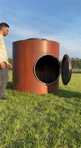 This is a strange sheep shearing machine. #homesheephome #farming #homesheephome #farmblog #farmlivi