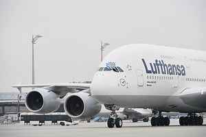 70K views · 2.1K reactions | Es ist Zeit für etwas Großes: Die neue Lufthansa #A380MUC. | Munich Airport | Facebook