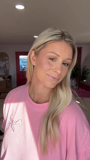 If you’re over 35 and your makeup doesn’t leave you feeling like a million bucks… it’s time for an upgrade! Seint’s cream formulas were made for women 35 and older— hydrating, skin-like, brightening, and SO forgiving. It melts in, lifts your features, and gives you that youthful, glowy finish we all crave ✨Your routine should be simple and stunning! Can it magically make our fine lines and wrinkles go away? Nope! No makeup can! But can it give you the most gorgeous glow that doesn’t cake and cre