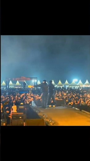 junoon song singing live by ‪@MITRAZ‬ in the concert ✨ ‪@anmol.a.official‬