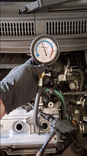 Cylinder Compression test. #automobile #suzuki #mechanic #automotivemaintenance #diagnosis
