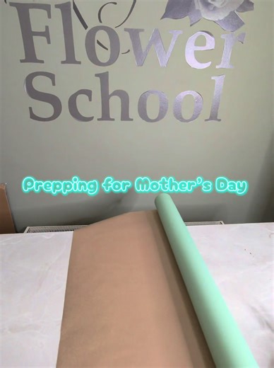 Every Florist this week prepping for Mothers Day .. have you mastered hand tied bouquets??? Check out our Module 2 Certificate Program starting on Monday