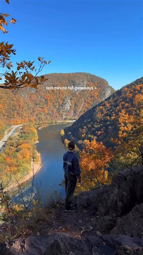 🍂 unpopular opinion but last minute getaways are the best kind of getaways Our last-minute fall getaway in the Poconos turned out better than we could’ve planned. We booked our stay through @whimstay and found the perfect cabin tucked in the woods with a cozy fireplace, golden leaves all around, and so much to do just minutes away. The fall vibes were at an all time high. Booking with @whimstay is insanely easy (and more affordable than other booking platforms🙌). Whimstay lists last-minute ren