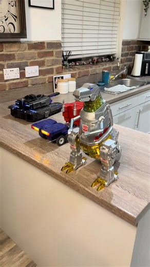 Transformers: Megatron's Soundwave and Kitchen Bench
