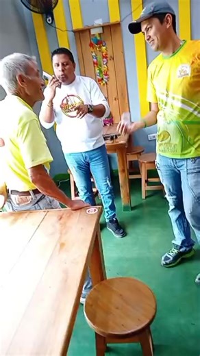 Sorteo realizado en Cachapas la Sabrosita sucursal #2 en la calle 12 con av. 12 en Valera en el marco de la celebración del Día del Amor y la Amistad. Ganador el señor Miguel Montilla, quien se viene con su pareja este 14 de Febrero q disfrutar en la Sabrosita. #valera #trujillo #venezuela #cacahapas @romersuarezpro @romer.tumbao