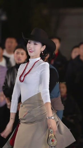 Sula, elegant Tibetan dance beauty🌹