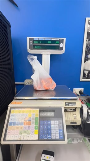 34 reactions | 戀⚖️ Prawn Weighing Challenge! Our crew’s been putting...