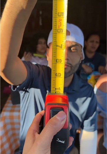 Guessing 10 Inches: Men vs Women Challenge