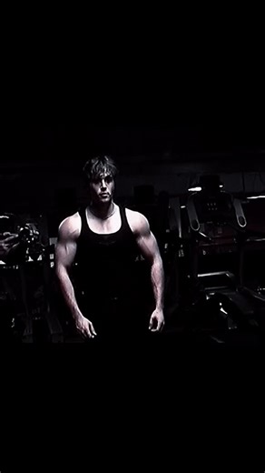 Aidan Smith on Instagram: "lifts are going good again, getting leaner, feeling great. #supportundergroundlifting #gym #vhs #motivation #bodybuilding"