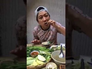 Nghệ Sĩ Trường Giang Dùng Cơm Tại Quán Mười Khó