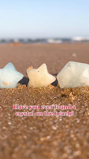 Have you ever found a #crystal on the beach? #cryatals #crystaltok #star #crystalmaking #crystalhealing #healingstone #fyp #foryou